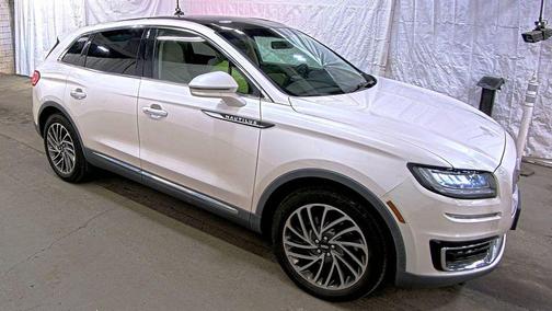 White Platinum Clearcoat Metallic 2019 Lincoln Nautilus Reserve