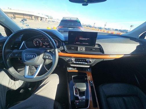 2022 Audi Q5 45 S line Premium Plus