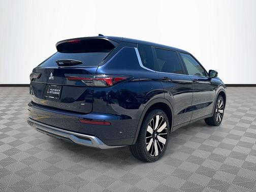 Cosmic Blue Metallic 2026 Mitsubishi Outlander SE