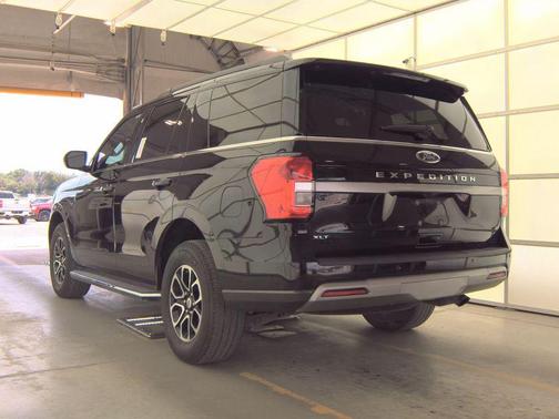 Agate Black Metallic 2023 Ford Expedition XLT