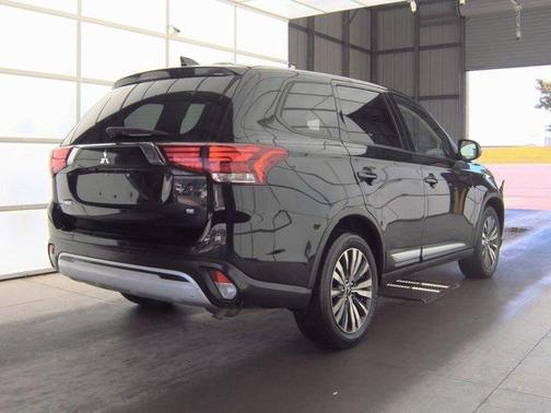 2020 Mitsubishi Outlander SE
