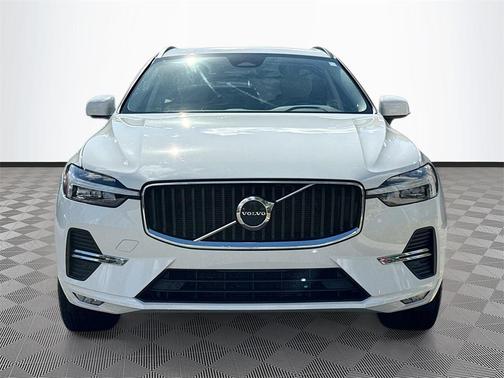 2022 Volvo XC60 B5 Momentum