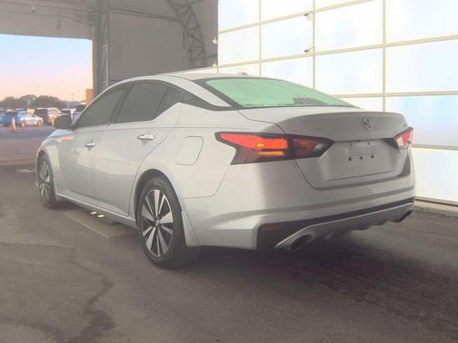 Brilliant Silver Metallic 2019 Nissan Altima 2.5 SV