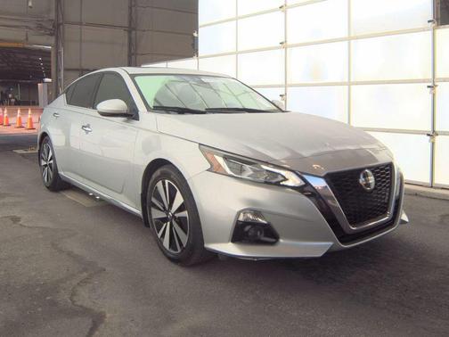 Brilliant Silver Metallic 2019 Nissan Altima 2.5 SV