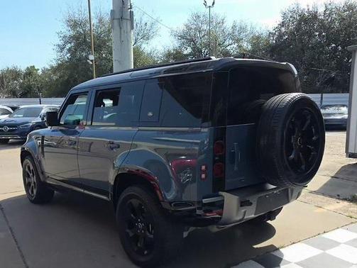 2022 Land Rover Defender 110 X-Dynamic SE