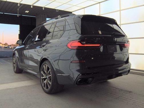 2021 BMW X7 M50i
