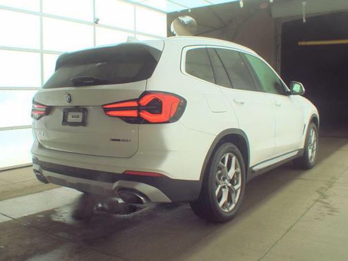 White 2023 BMW X3 xDrive30i