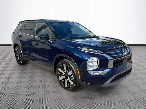 Cosmic Blue Metallic 2026 Mitsubishi Outlander SE