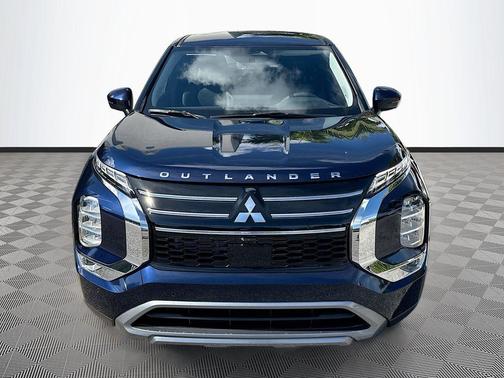 Cosmic Blue Metallic 2026 Mitsubishi Outlander SE