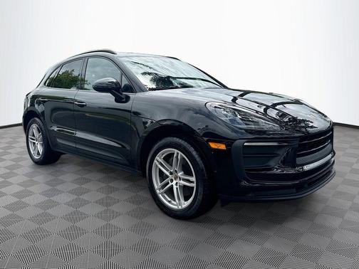 Black 2022 Porsche Macan Macan