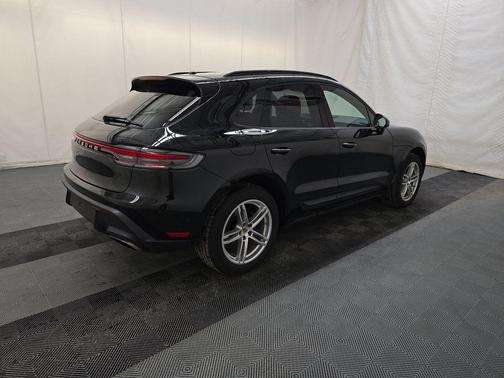 Black 2022 Porsche Macan Macan