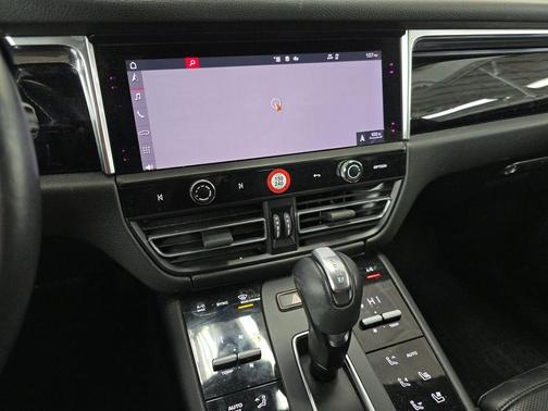 Black 2022 Porsche Macan Macan