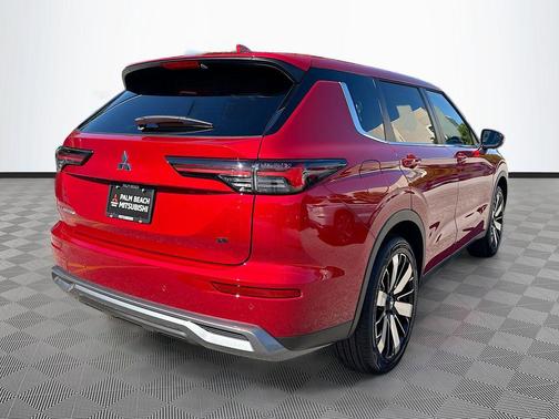 Red Diamond 2026 Mitsubishi Outlander SE