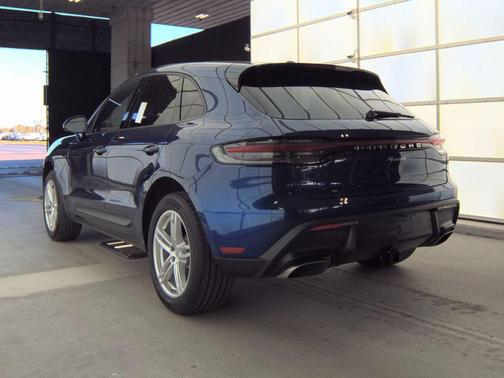 2022 Porsche Macan Macan