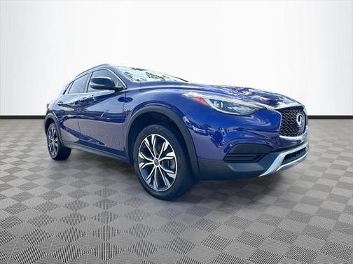 2018 INFINITI QX30 Luxury