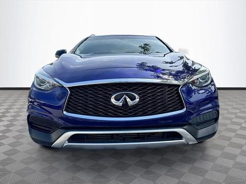 2018 INFINITI QX30 Luxury