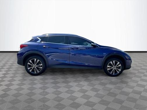 2018 INFINITI QX30 Luxury
