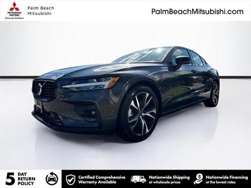 2024 Volvo S60 B5 Plus Dark Theme