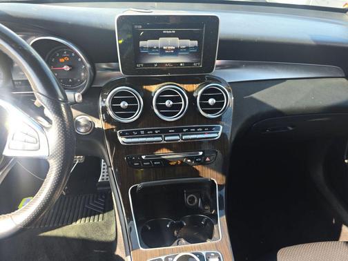 Black 2019 Mercedes-Benz GLC 300 Base