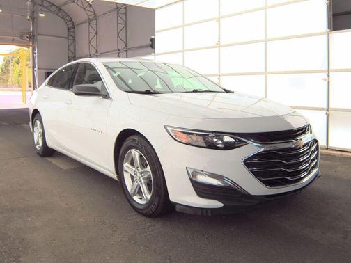 Summit White 2023 Chevrolet Malibu 1LS
