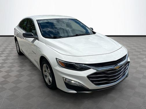 Summit White 2023 Chevrolet Malibu 1LS