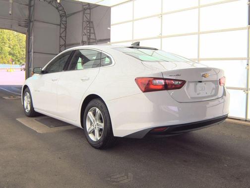 Summit White 2023 Chevrolet Malibu 1LS