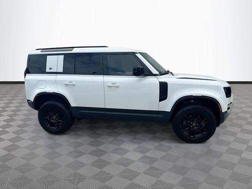 Fuji White 2024 Land Rover Defender 110 P300