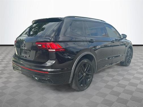 2022 Volkswagen Tiguan 2.0T SE R-Line Black