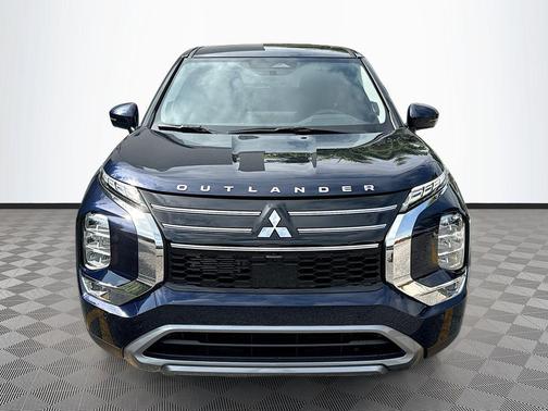 Cosmic Blue Metallic 2026 Mitsubishi Outlander SE