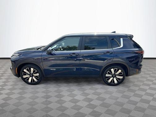 Cosmic Blue Metallic 2026 Mitsubishi Outlander SE