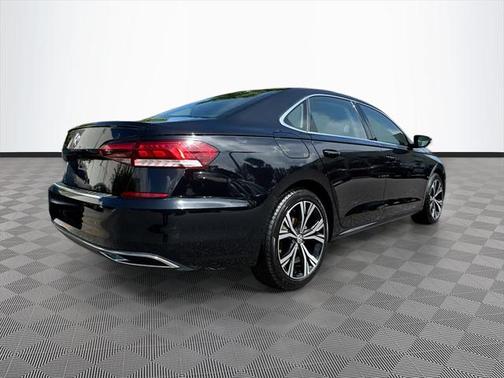 2022 Volkswagen Passat 2.0T SE