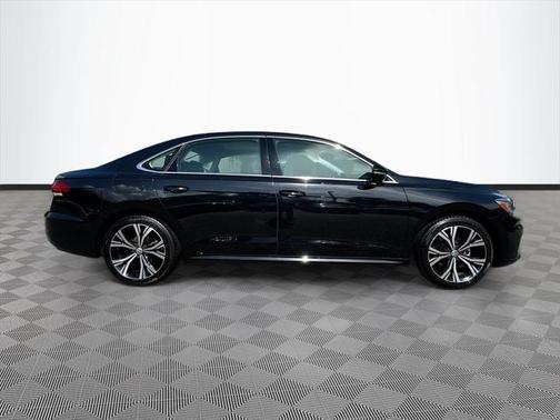 2022 Volkswagen Passat 2.0T SE
