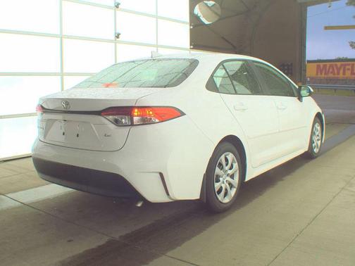 Ice Cap 2025 Toyota Corolla LE