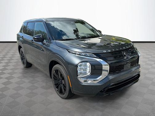 Graphite Gray 2026 Mitsubishi Outlander LE