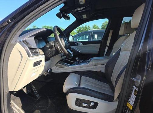 Carbon Black Metallic 2019 BMW X7 xDrive50i