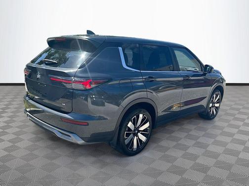 Graphite Gray 2025 Mitsubishi Outlander SE