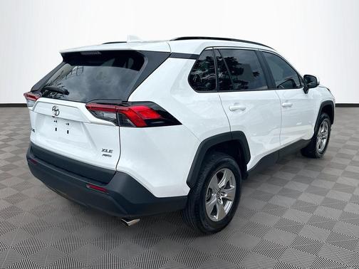 Ice 2025 Toyota RAV4 XLE