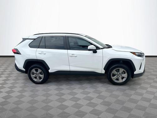 Ice 2025 Toyota RAV4 XLE