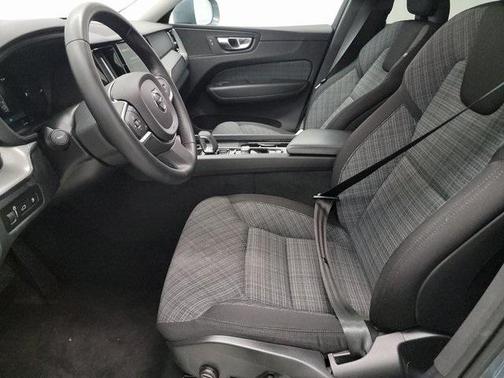 2022 Volvo XC60 Recharge Plug-In Hybrid T8 Inscription Expression