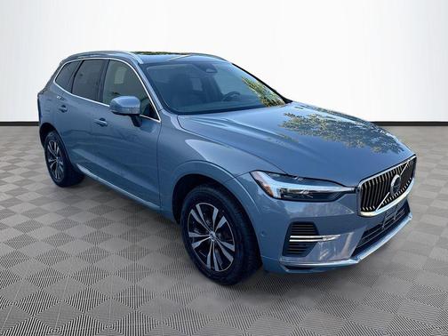 2022 Volvo XC60 Recharge Plug-In Hybrid T8 Inscription Expression