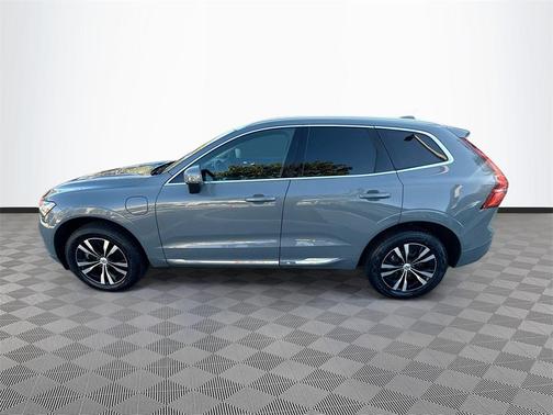 2022 Volvo XC60 Recharge Plug-In Hybrid T8 Inscription Expression