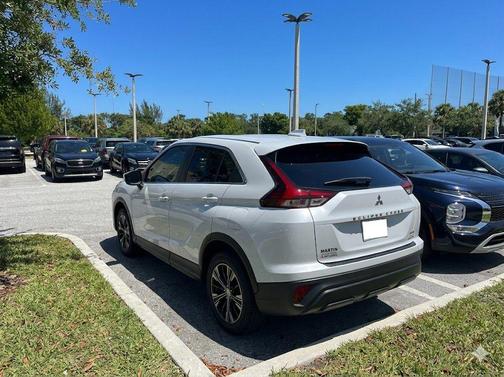 Diamond White 2023 Mitsubishi Eclipse Cross LE