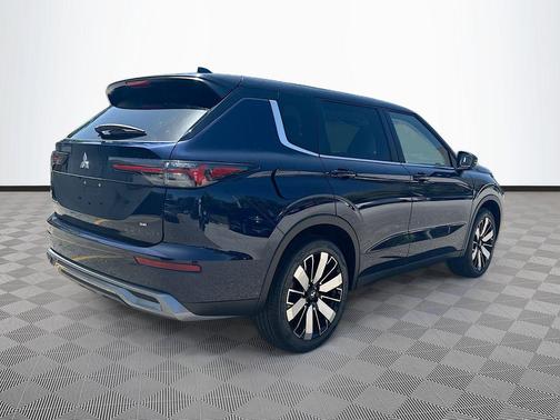 Cosmic Blue Metallic 2026 Mitsubishi Outlander SE