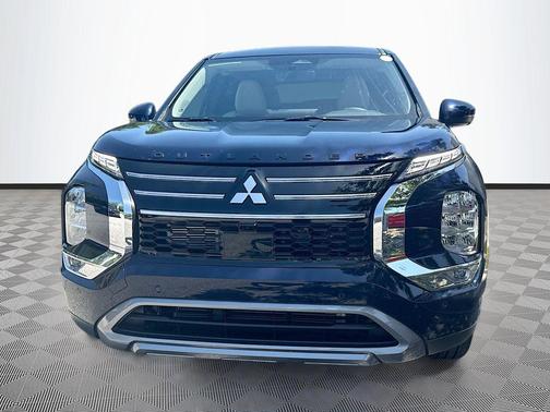 Cosmic Blue Metallic 2026 Mitsubishi Outlander SE