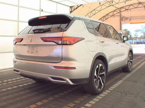 2023 Mitsubishi Outlander PHEV SE S-AWC