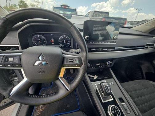 2023 Mitsubishi Outlander PHEV SE S-AWC