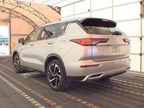 2023 Mitsubishi Outlander PHEV SE S-AWC