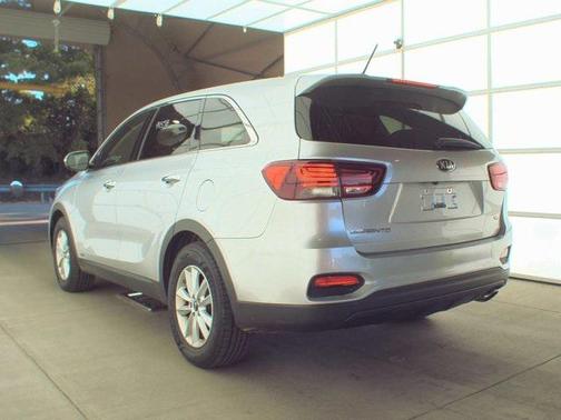 Sparkling Silver 2019 Kia Sorento LX