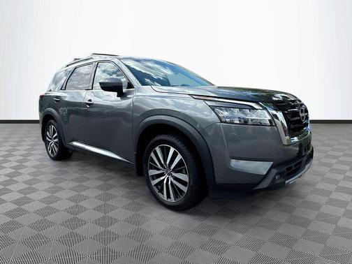 2022 Nissan Pathfinder Platinum 4WD