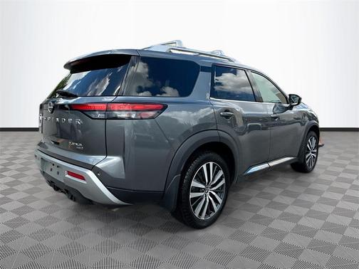 2022 Nissan Pathfinder Platinum 4WD